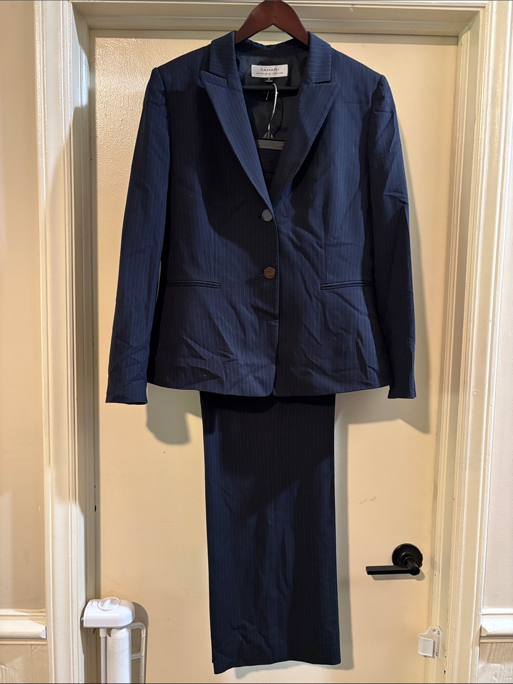Tahari ASL Navy Pinstripe Women's Two-Piece Pant Suit 12